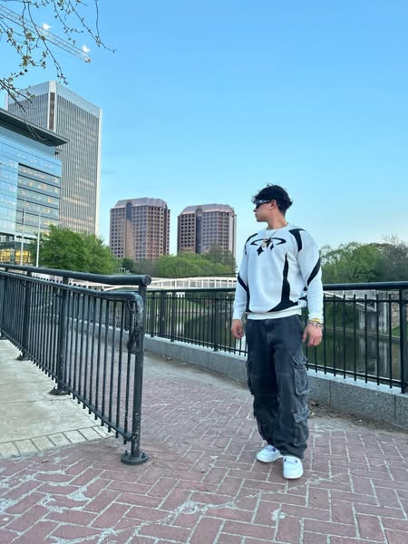 Poedagar Star Sweater